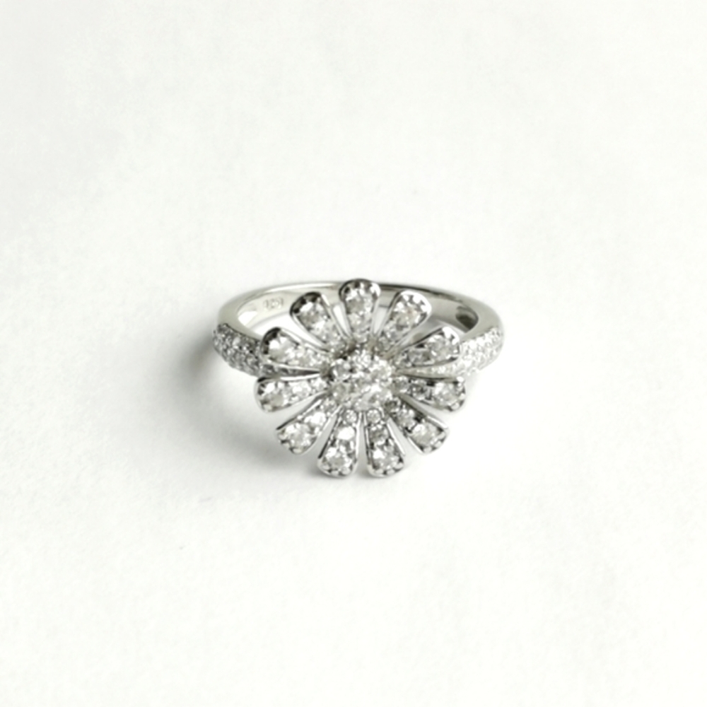 Cz Flower Cocktail ring in sterling silver size 8